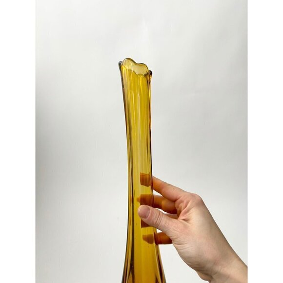 LE Smith MCM Vintage Blown Glass Amber Glass Swung vase - Picture 9 of 10